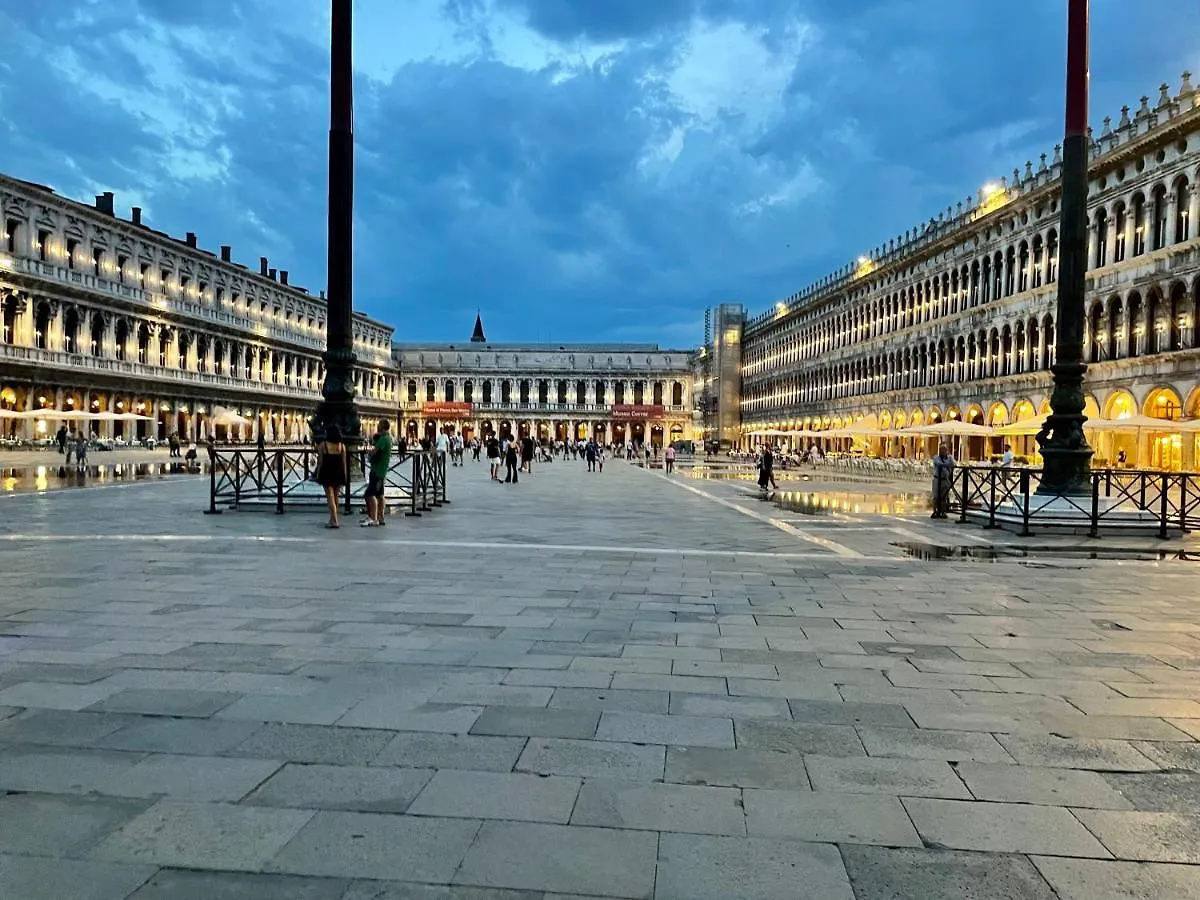 Vittoria Serene Home - Heart Of Venise